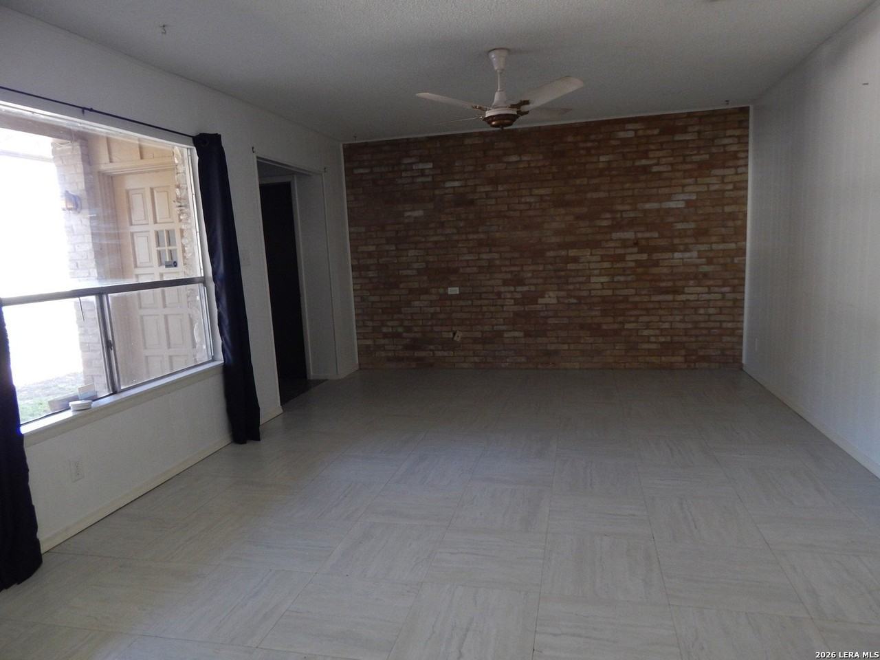 921 Eikel St - Photo 7 of 11