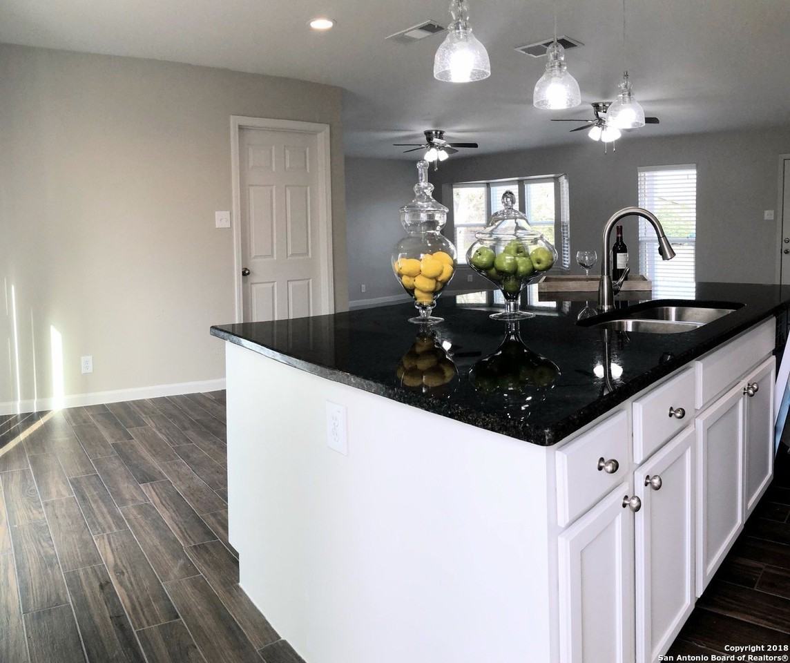 6027 Stillwater St - Photo 2 of 13