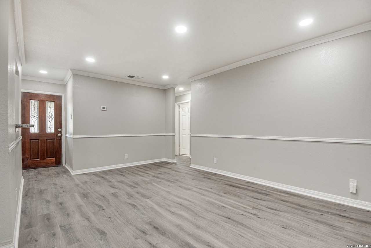 5230 Village Crst - Photo 5 of 26