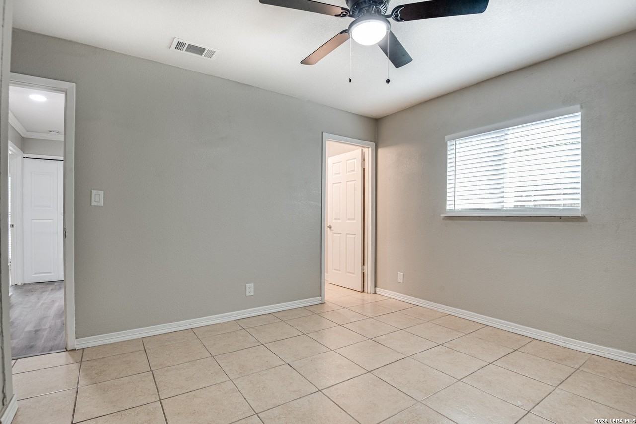 5230 Village Crst - Photo 6 of 26