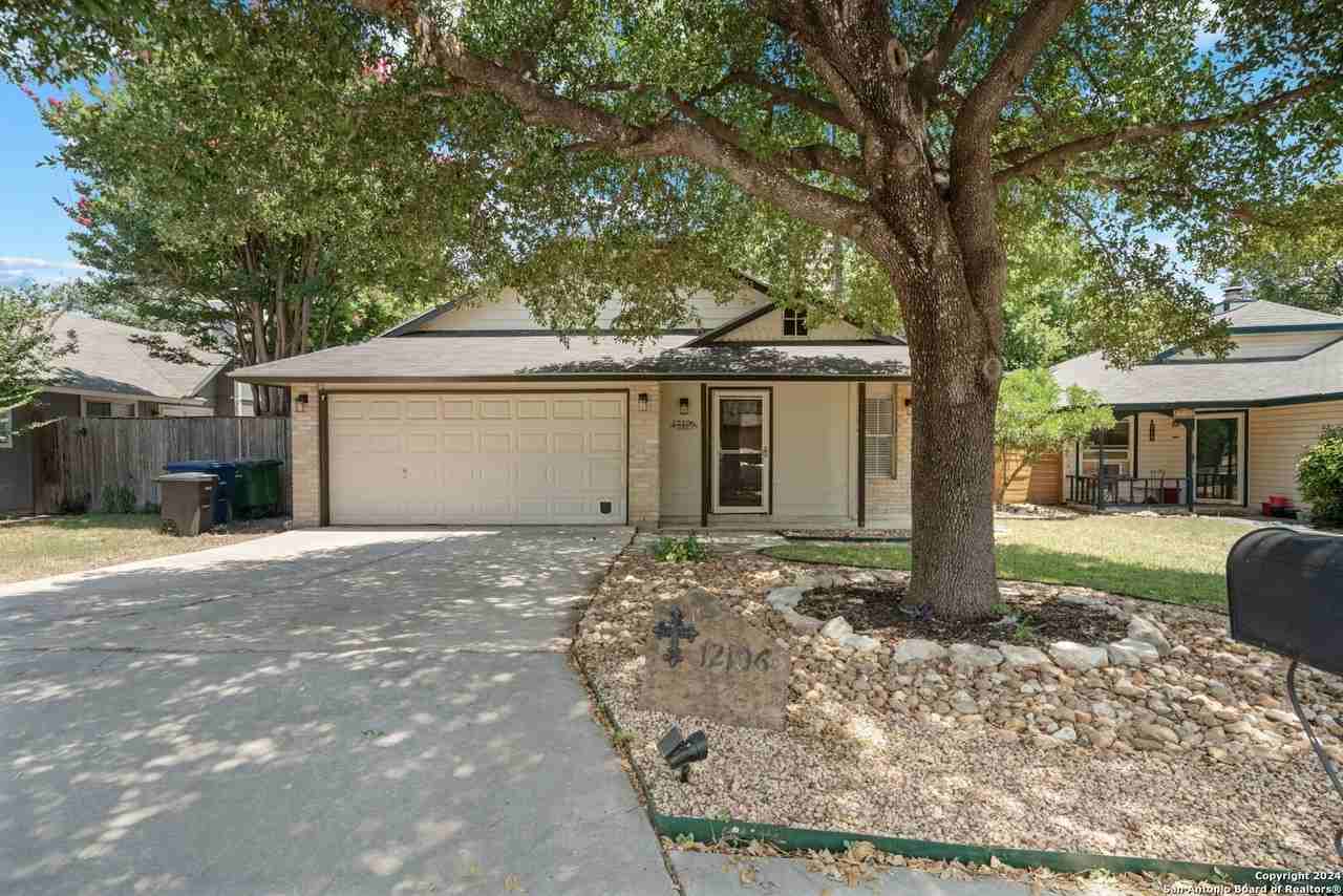 12106 Ridge Ct - Photo 2 of 25