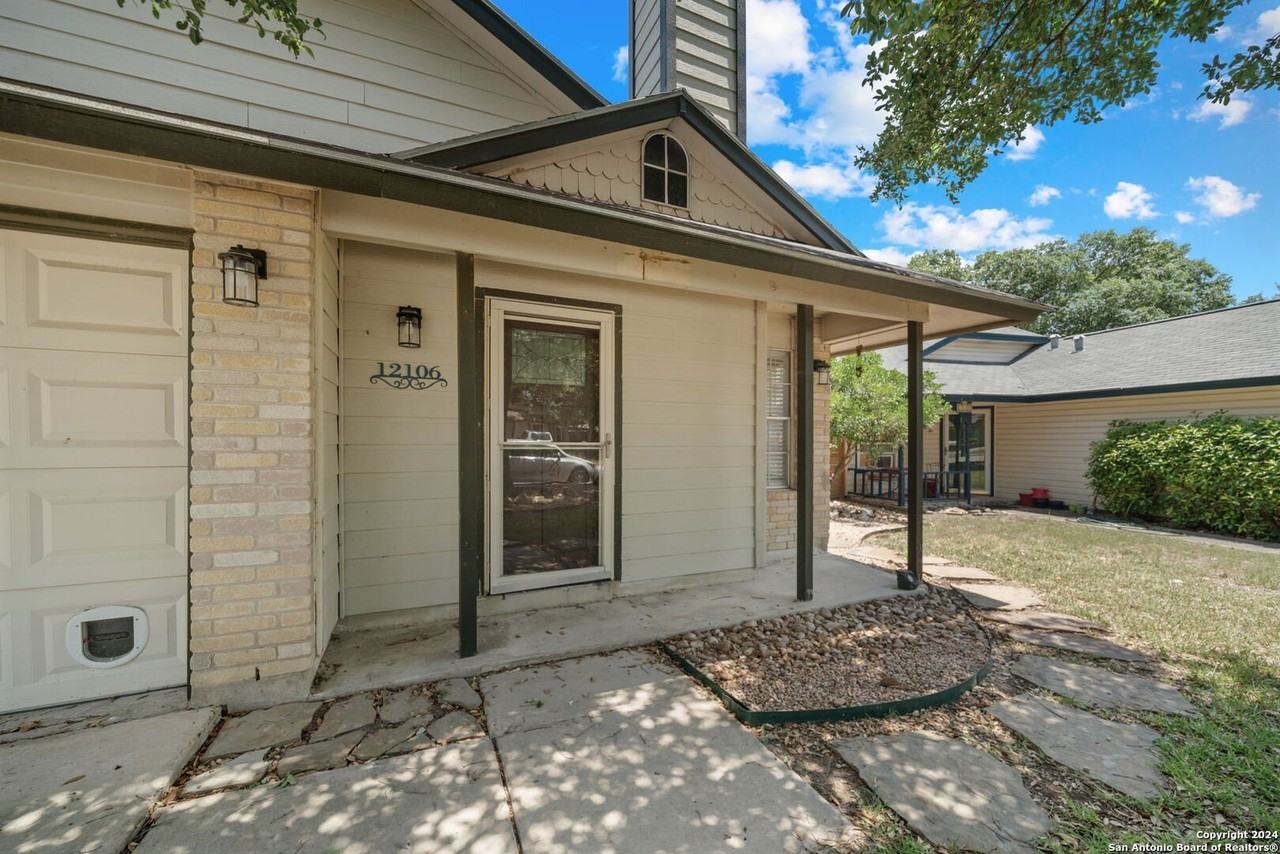 12106 Ridge Ct - Photo 3 of 25