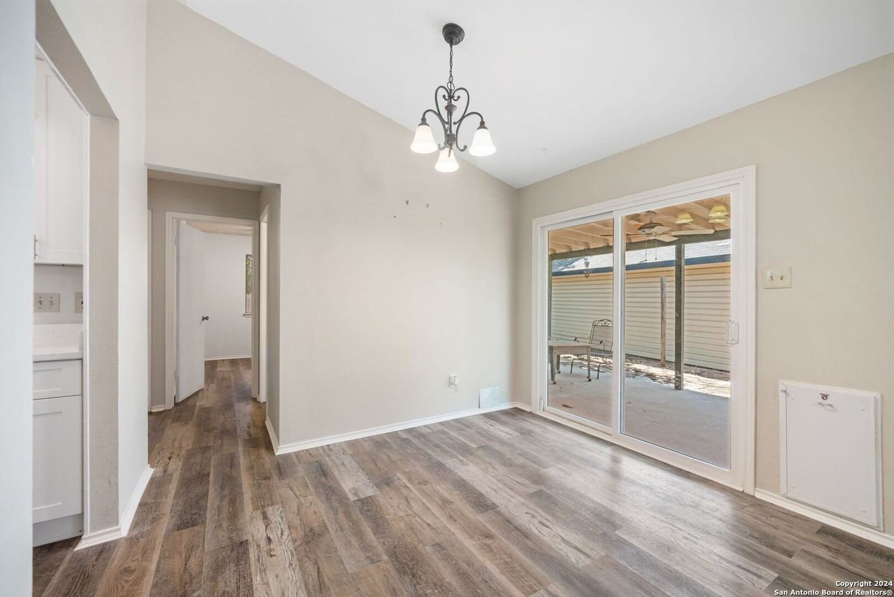 12106 Ridge Ct - Photo 7 of 25