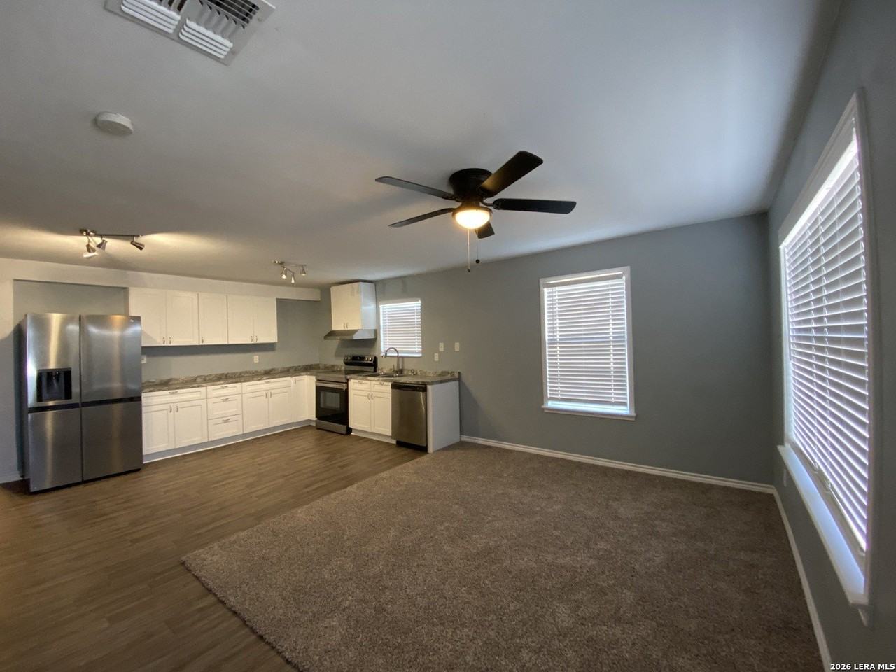 520 Avenue J - Photo 2 of 8