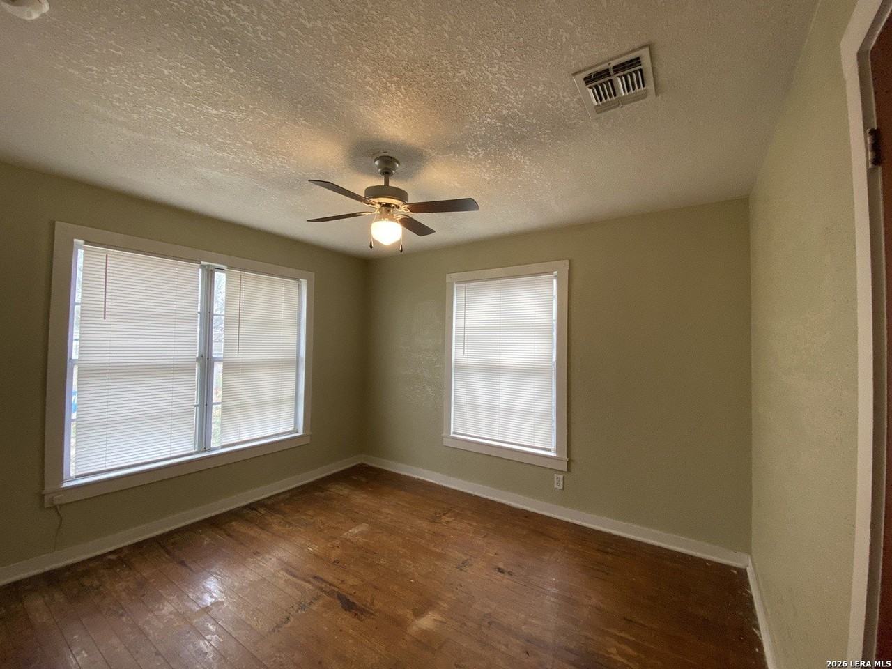 116 Tagert St - Photo 5 of 6