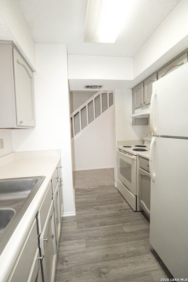 1327 Julienne - Photo 5 of 33