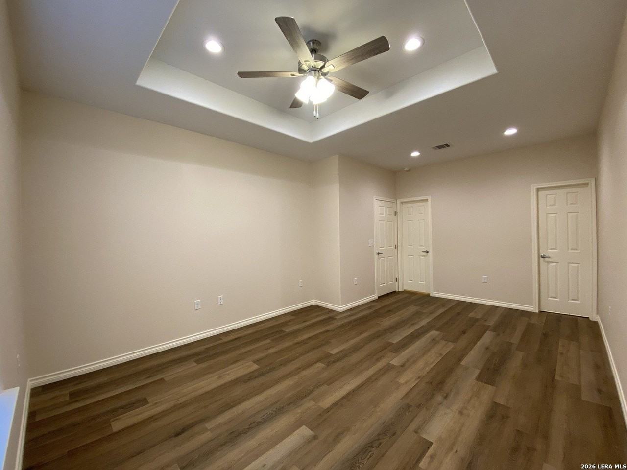 811 Uvalde St - Photo 6 of 11