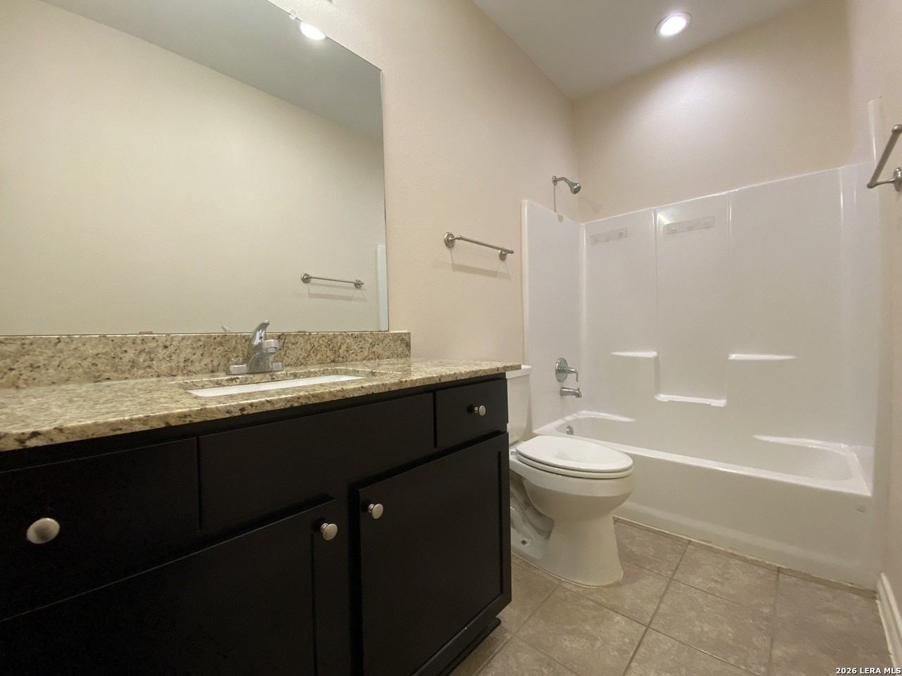 811 Uvalde St - Photo 7 of 11