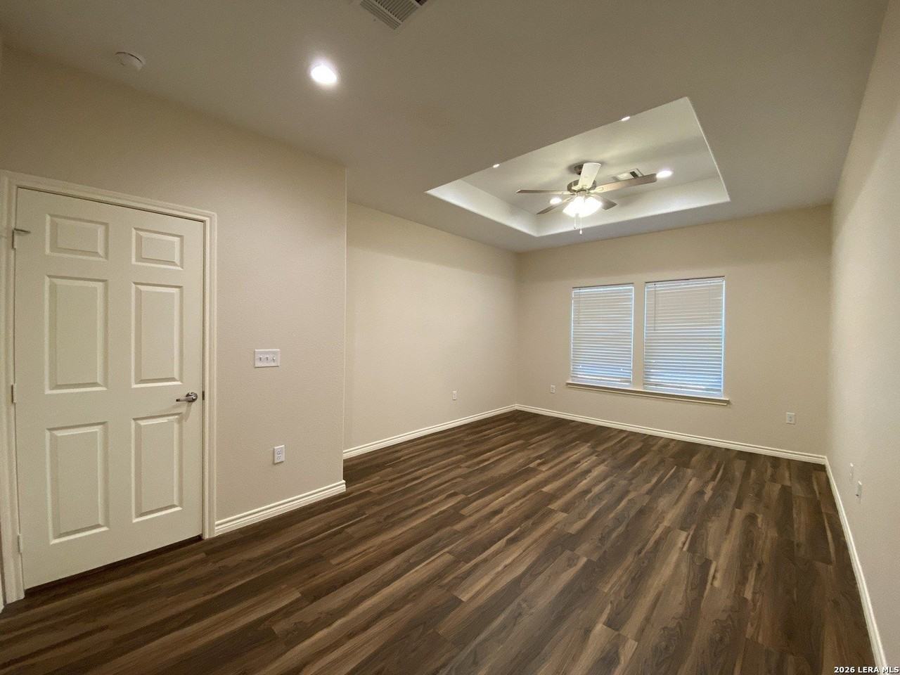 629 Commerce St - Photo 5 of 11