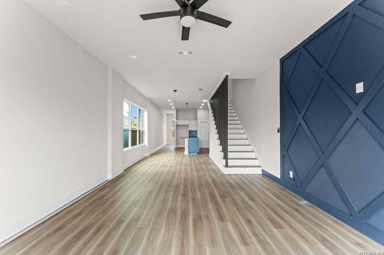 1334 Center St - Photo 3 of 23