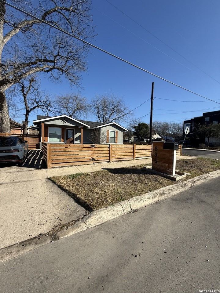 835 Indiana St - Photo 2 of 18