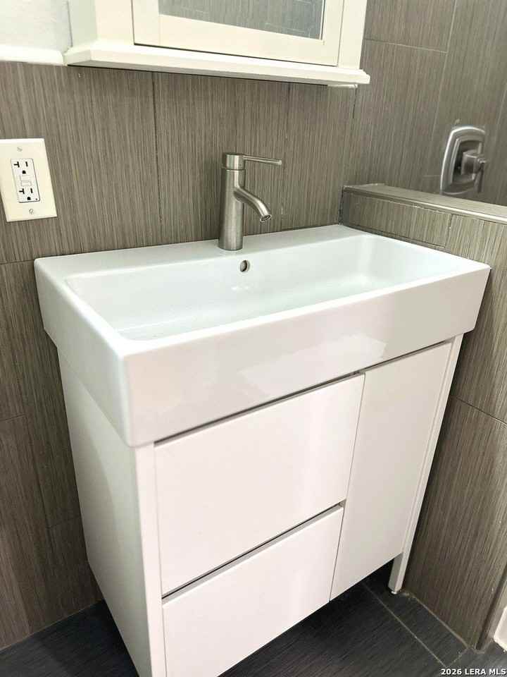 525 Mission St #4 - Photo 6 of 22