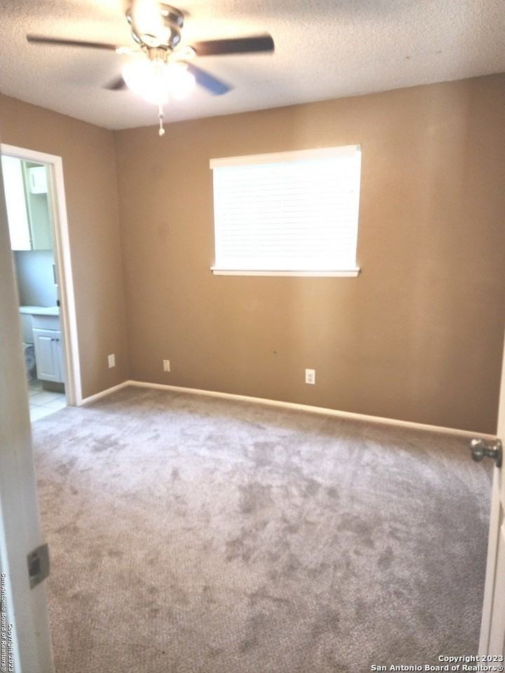 308 Nell Deane Blvd - Photo 5 of 13