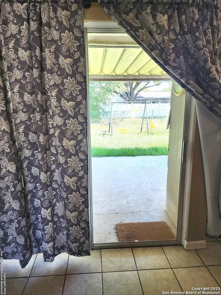 308 Nell Deane Blvd - Photo 7 of 13