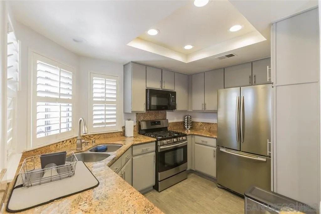 12049 Calle De Montana Unit 201 #201 - Photo 6 of 33