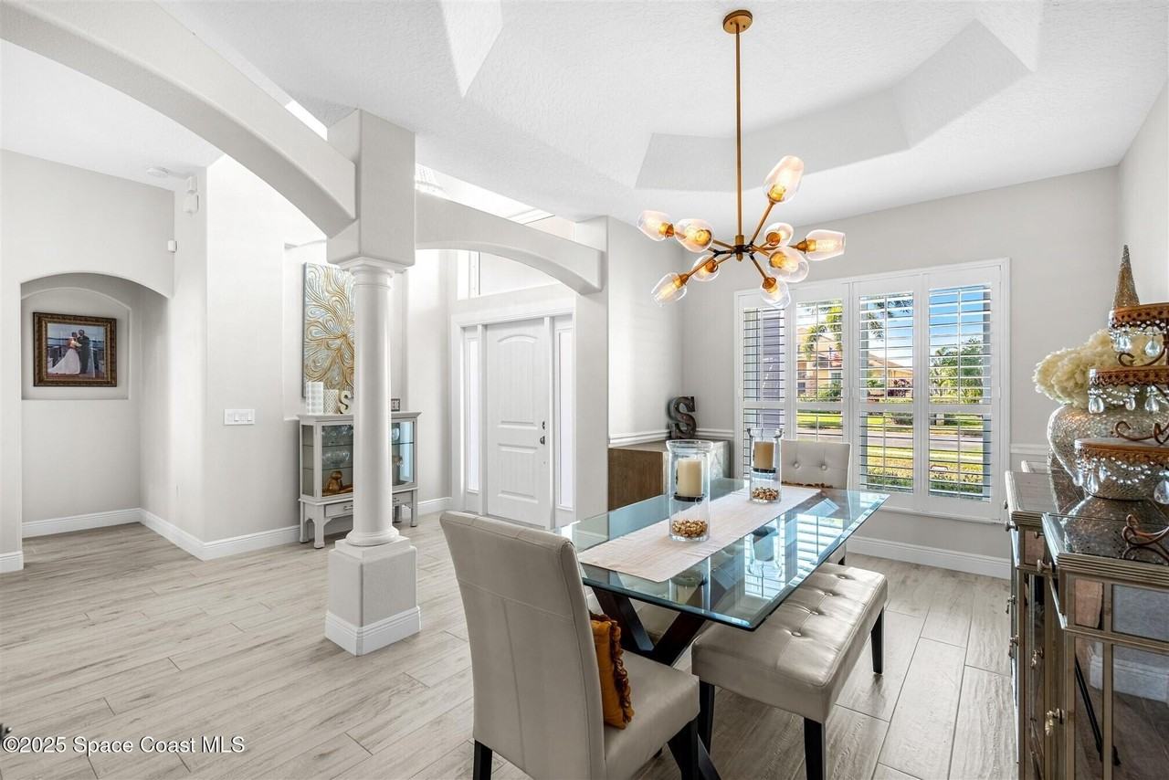 4440 Chardonnay Dr - Photo 4 of 41