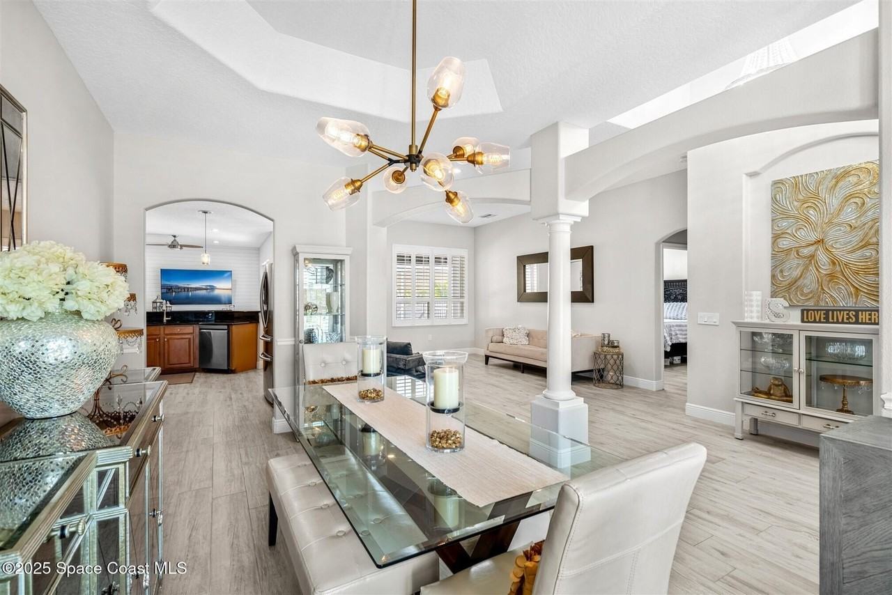 4440 Chardonnay Dr - Photo 5 of 41