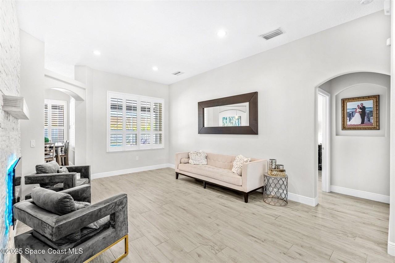 4440 Chardonnay Dr - Photo 6 of 41