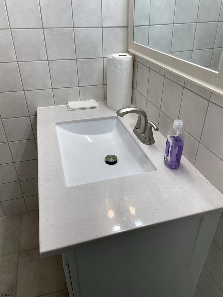 61 Simpson Rd - Photo 5 of 16