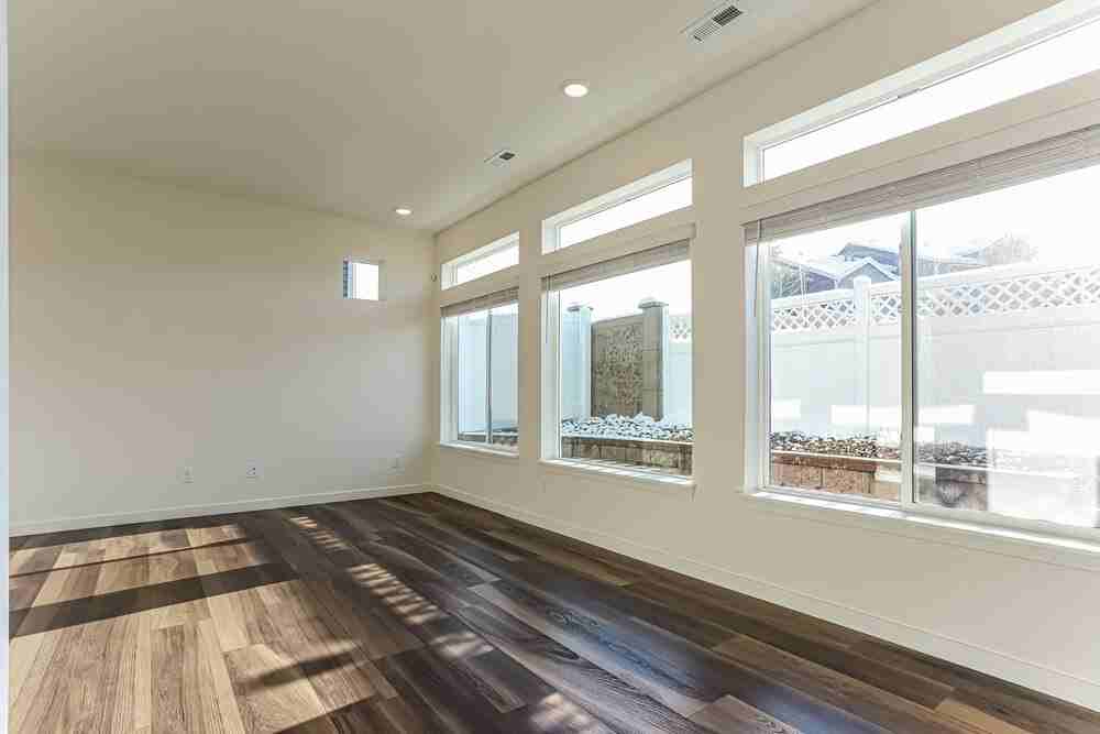 4760 Tower Dr - Photo 6 of 20