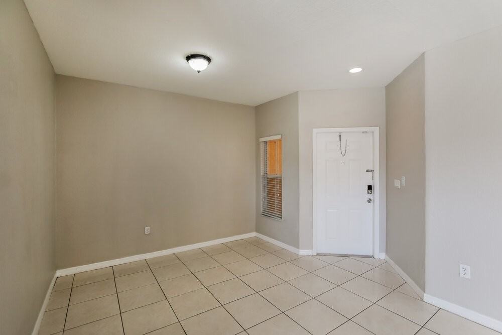 1911 Se 14th Ct - Photo 6 of 20