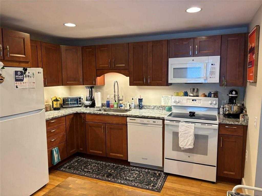 12 Clark St - Photo 6 of 22