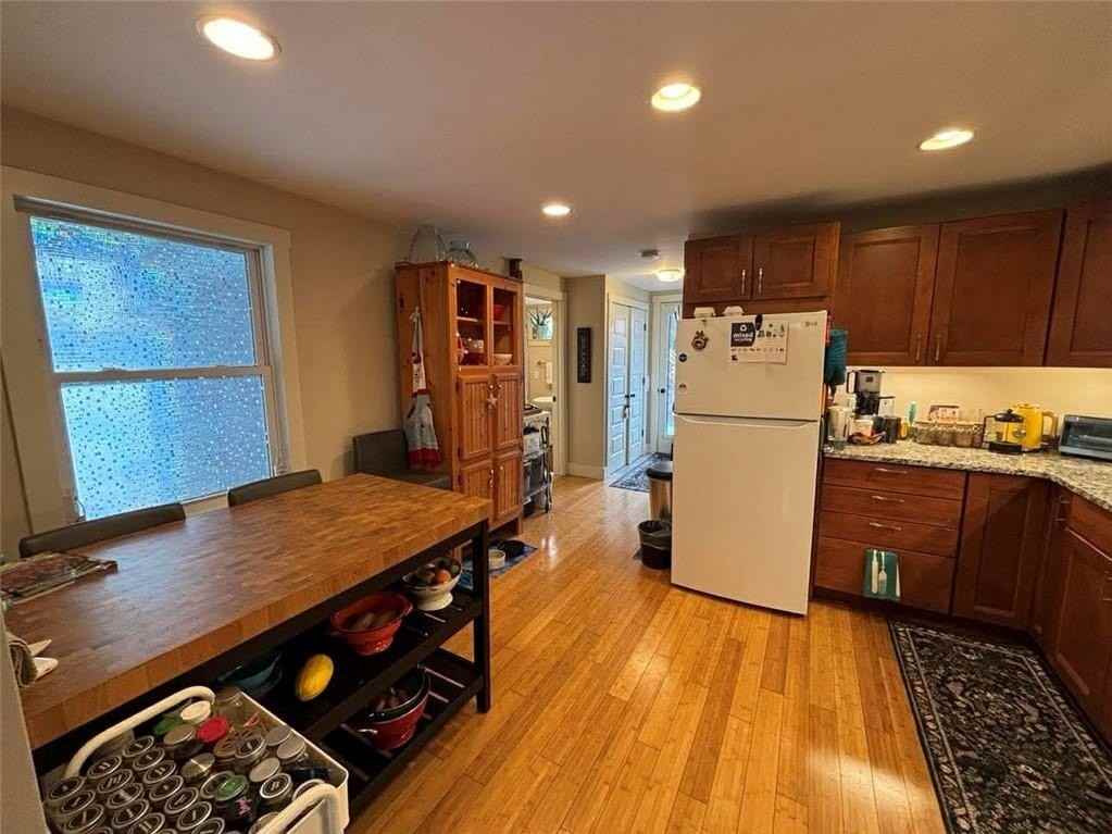 12 Clark St - Photo 7 of 22