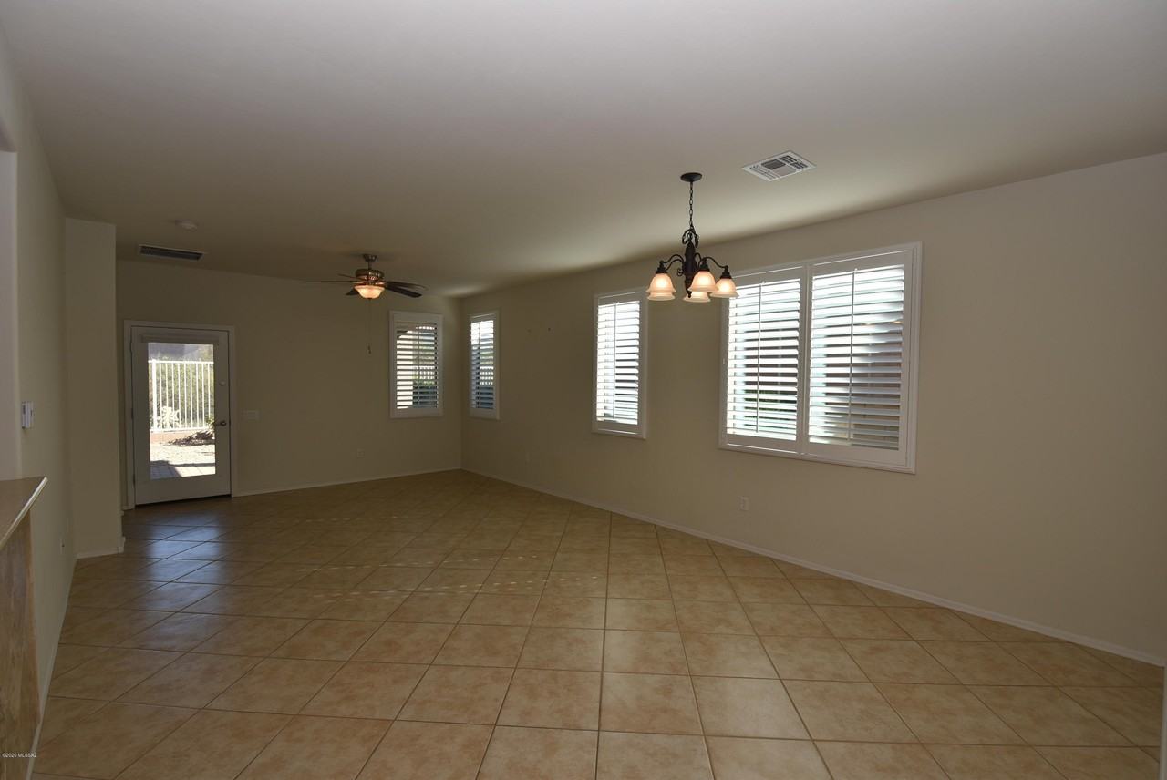 6033 S Raven Rock Rd - Photo 5 of 36