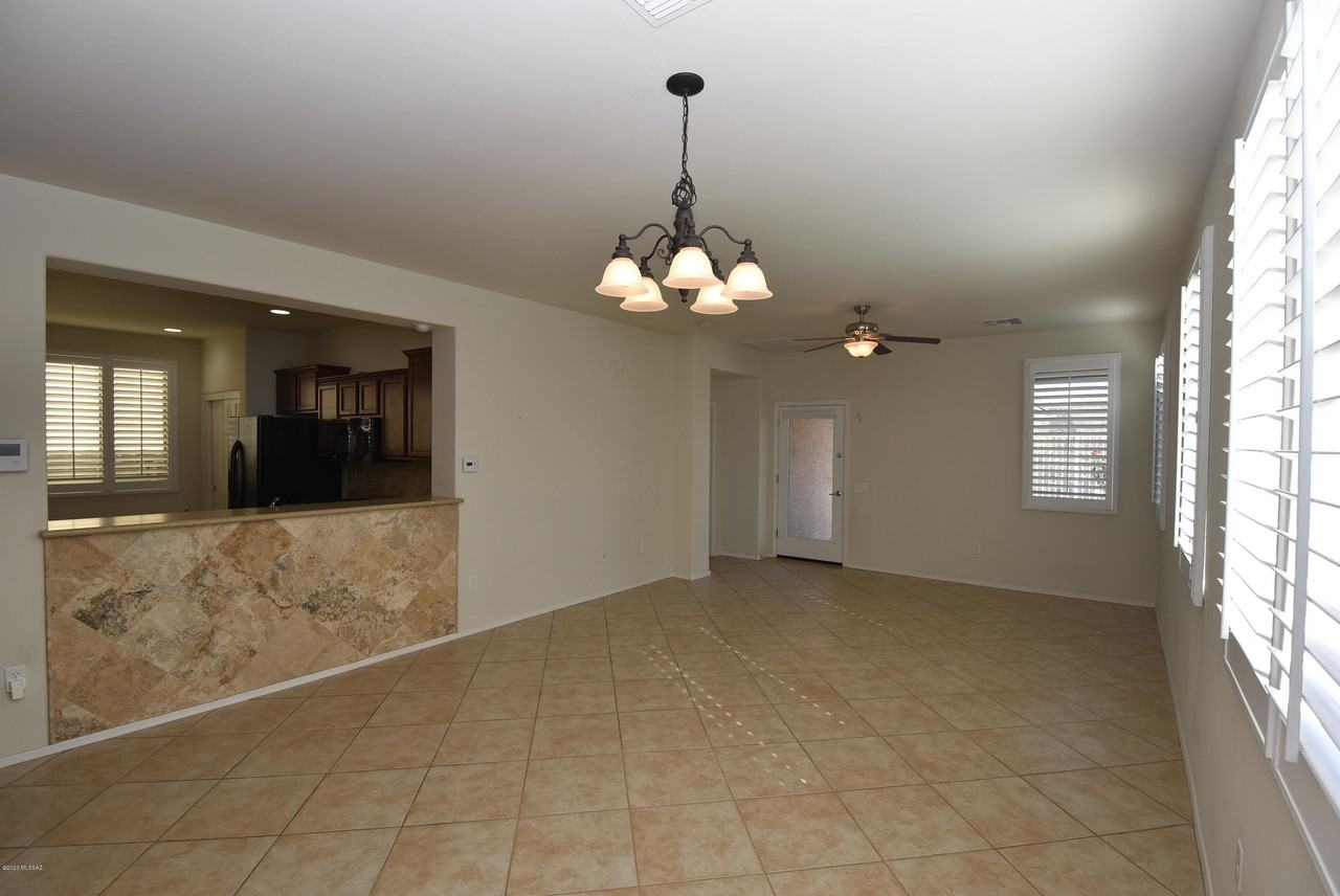 6033 S Raven Rock Rd - Photo 7 of 36