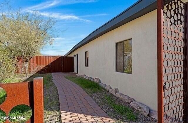 227 E Linden St - Photo 2 of 18