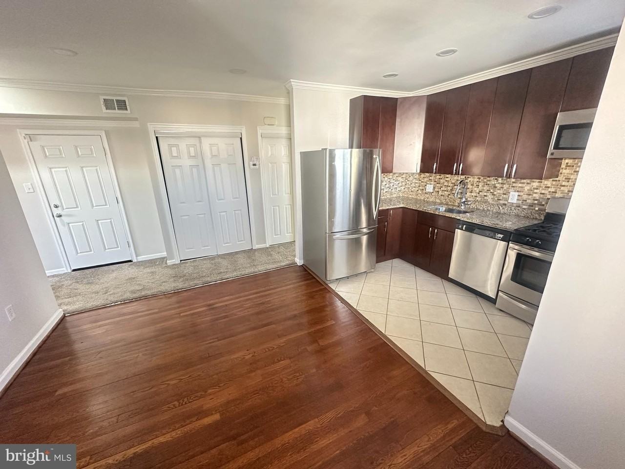 2712 6th St Ne - Photo 5 of 30