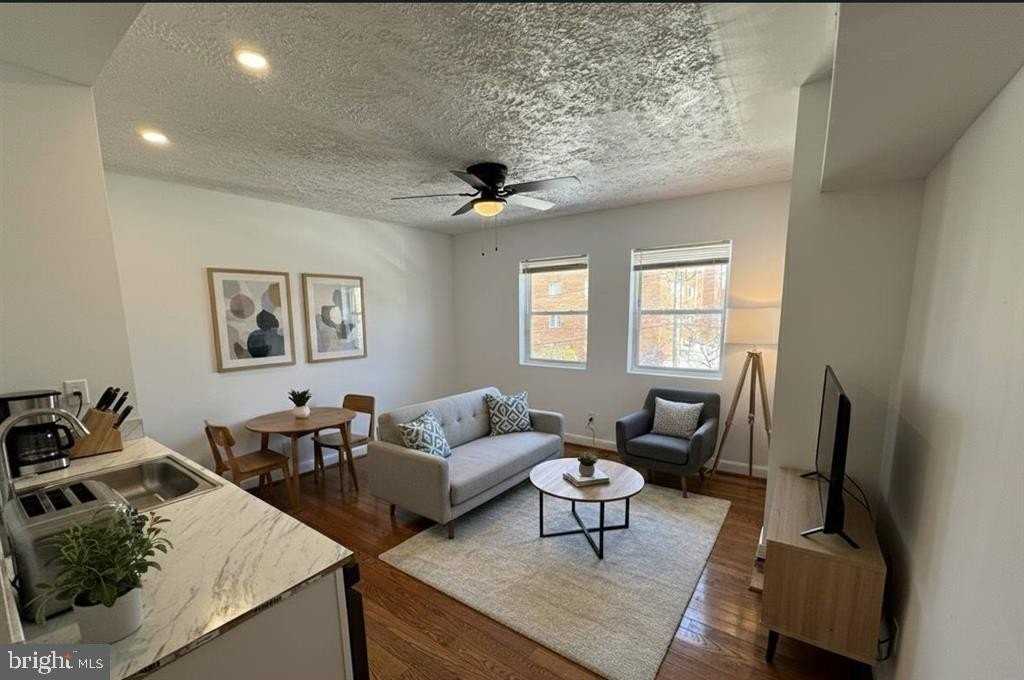 15 Halley Pl Se Apt 3 #3 - Photo 2 of 6