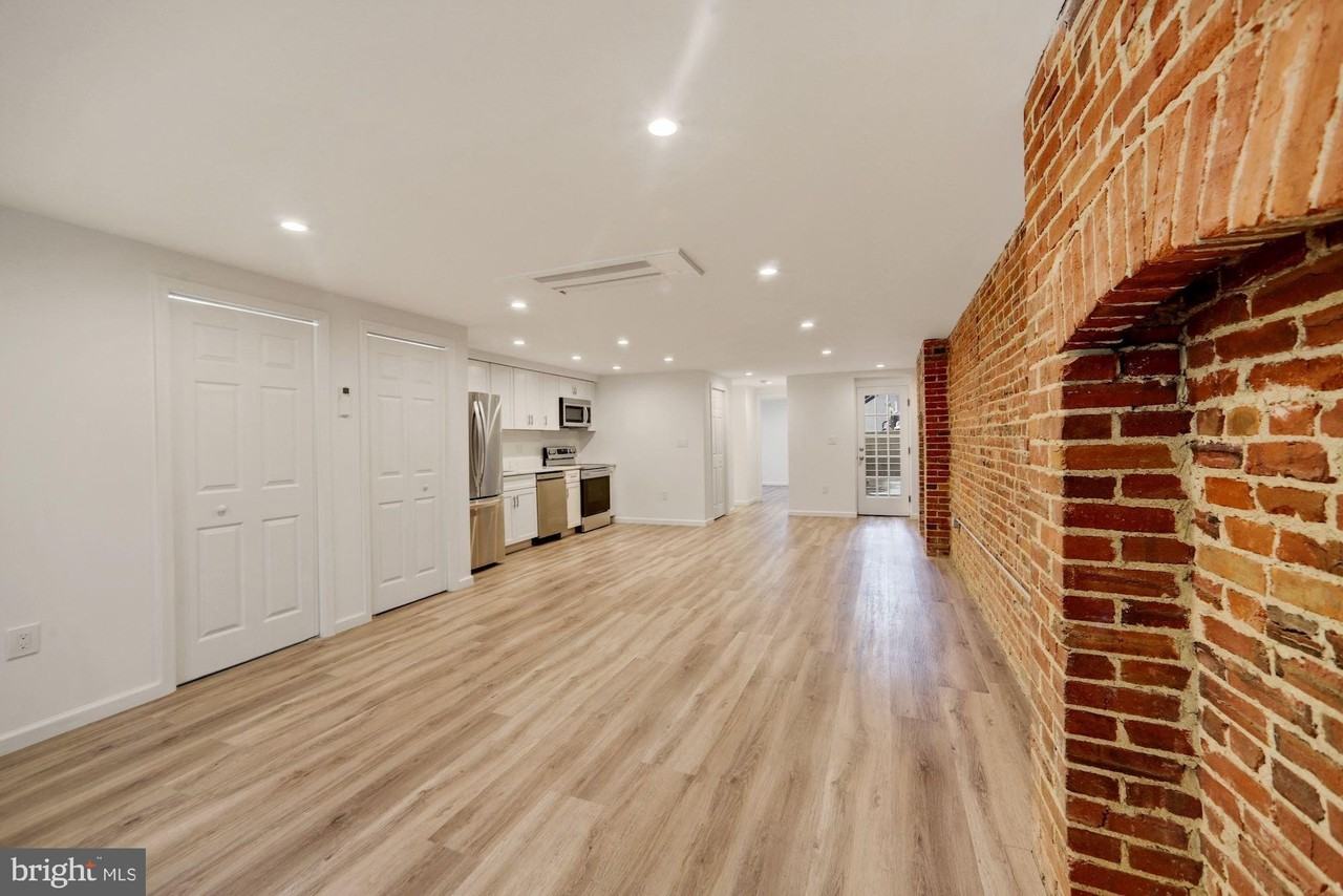 1215 S St Nw Apt B #B - Photo 4 of 18