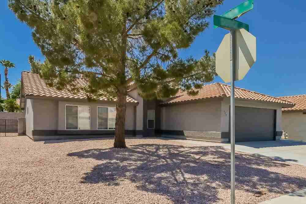 909 Dodge St - Photo 3 of 19