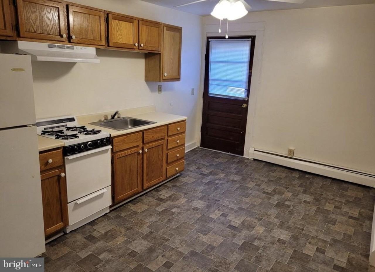 35 W Camden Wyoming Ave Apt 3 #3 - Photo 3 of 5