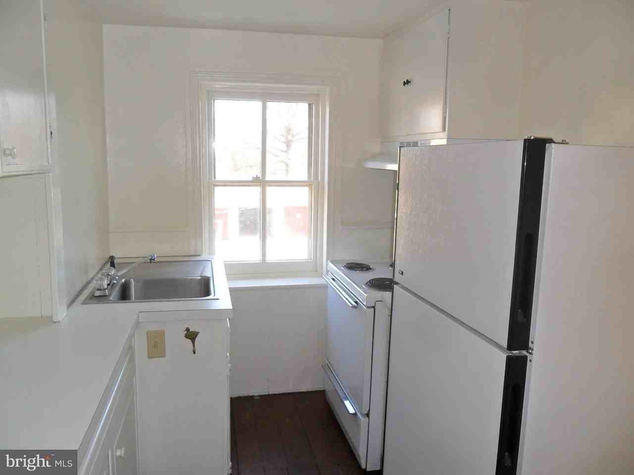 423 Delaware St #3 - Photo 4 of 7