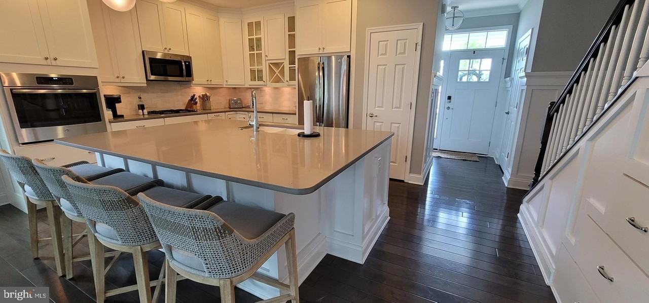 19017 Charlottetown Way - Photo 3 of 29