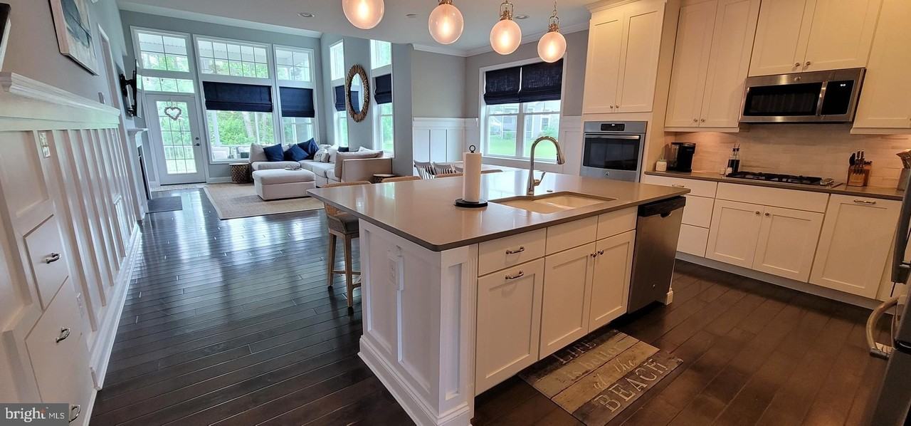 19017 Charlottetown Way - Photo 4 of 29