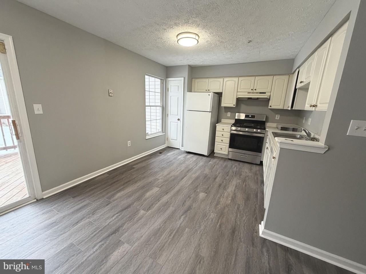 8624 Mayaone St - Photo 4 of 15