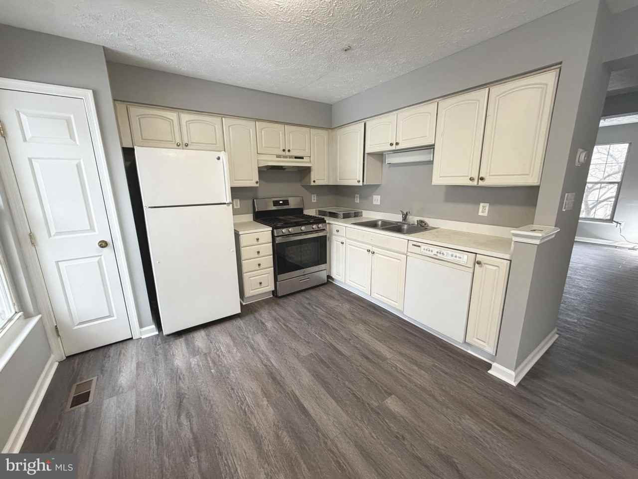 8624 Mayaone St - Photo 6 of 15