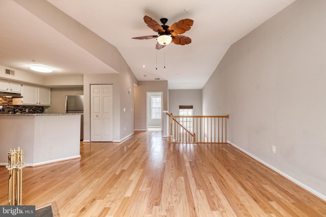 20 Sandstone Ct Apt K - Photo 7 of 28