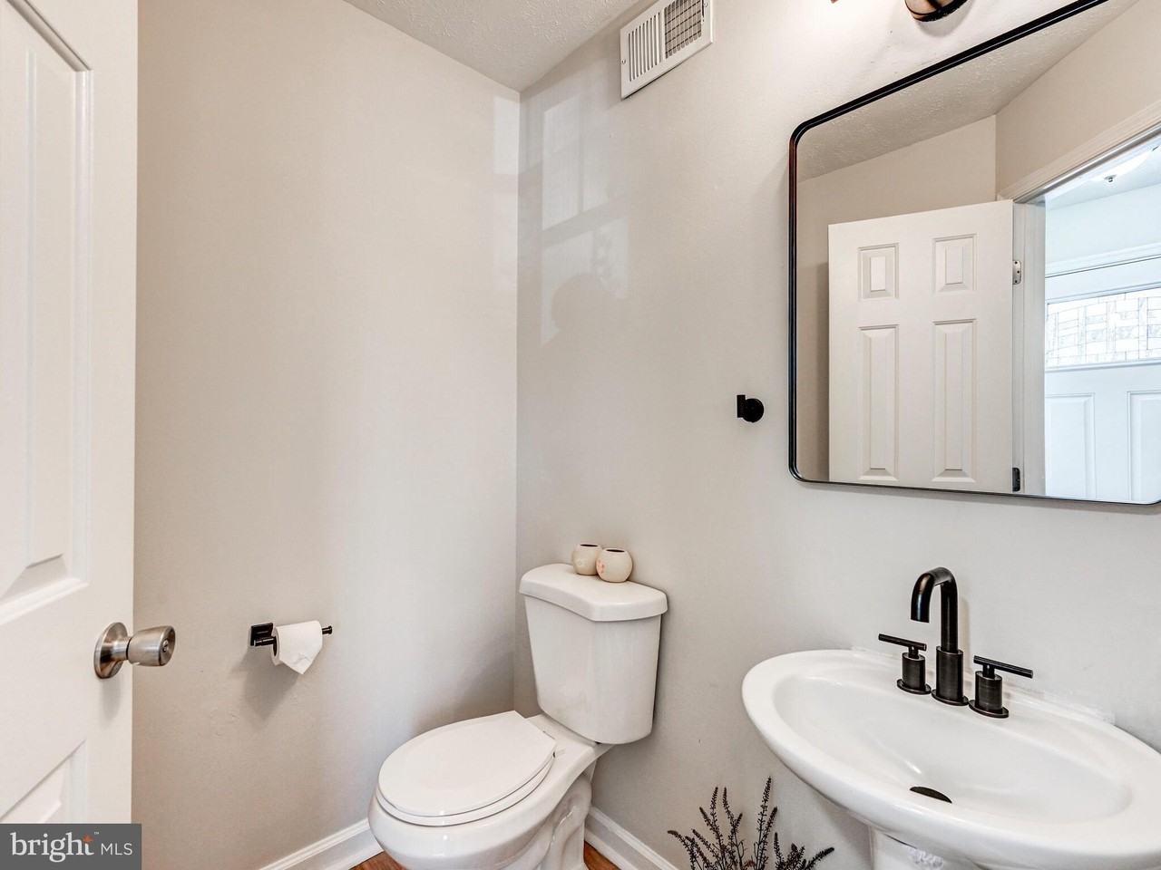 5326 Castlestone Dr - Photo 3 of 22