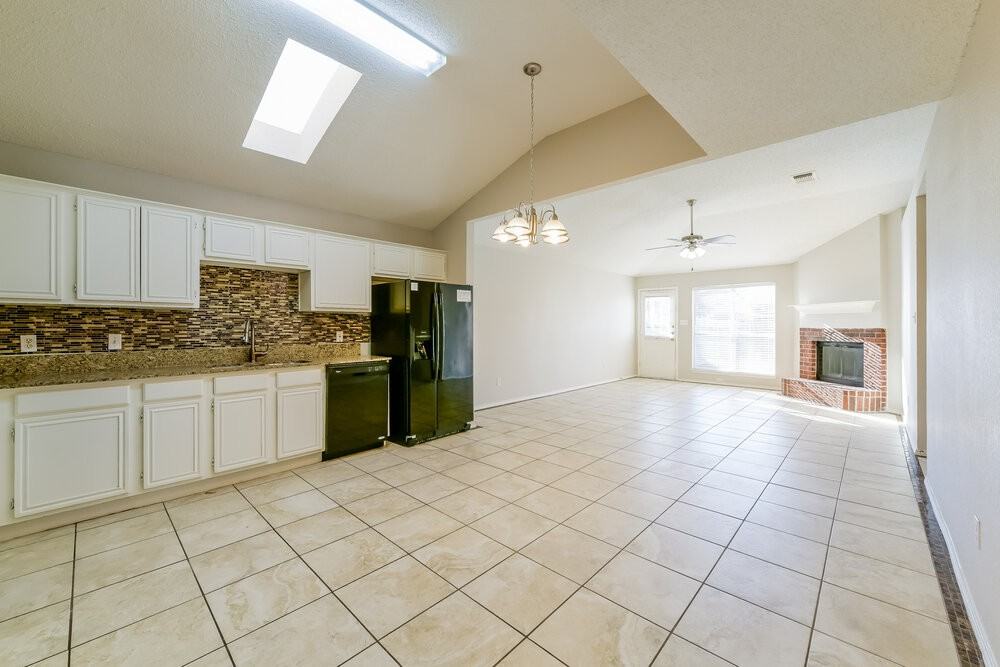 6204 Tidewater Dr - Photo 5 of 16