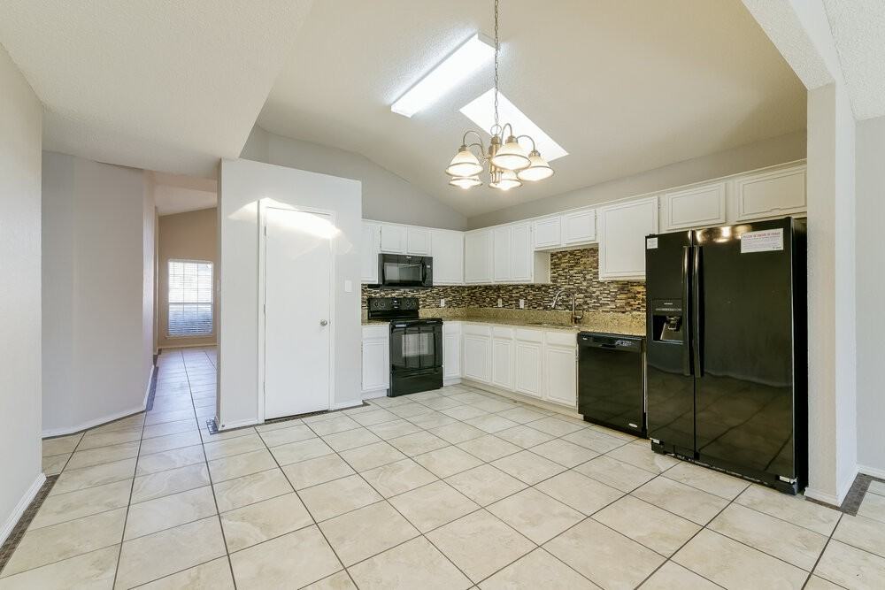 6204 Tidewater Dr - Photo 6 of 16