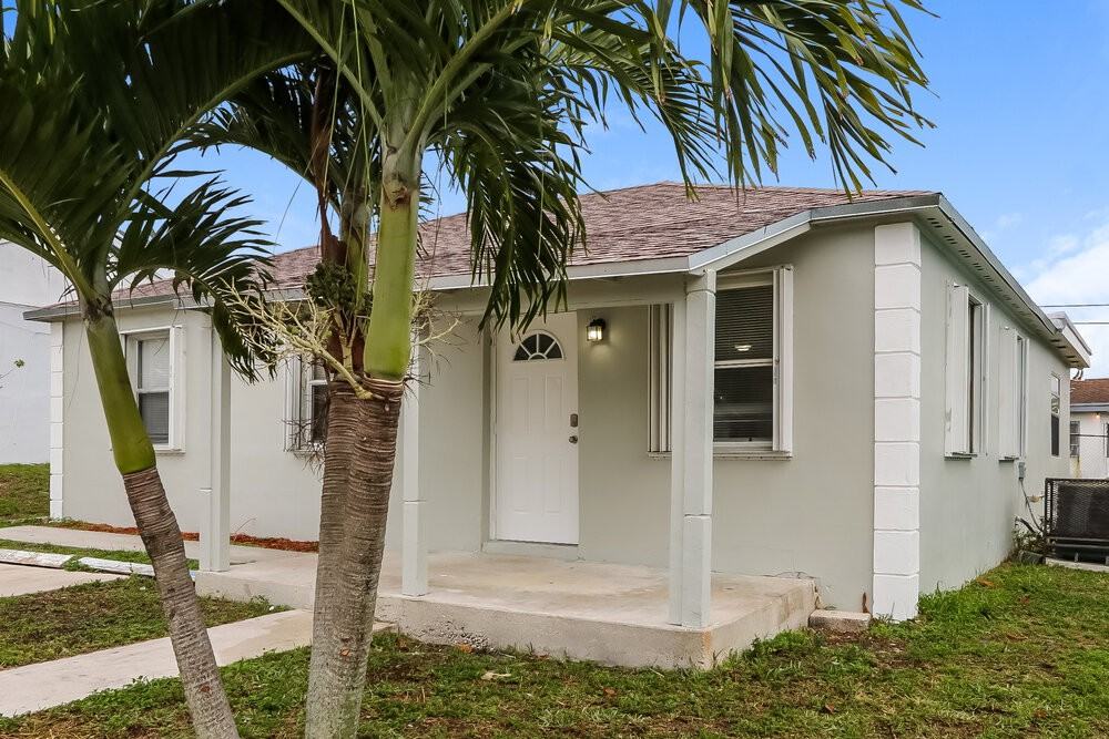 849 W 5th St - Photo 4 of 19