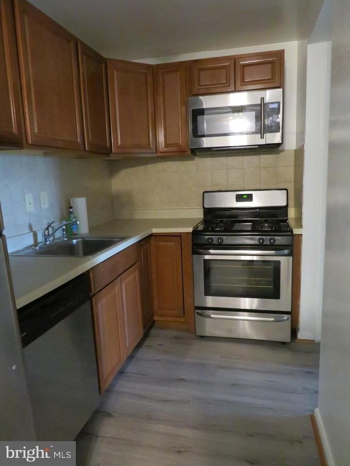 6012 Westchester Park Dr - Photo 6 of 20