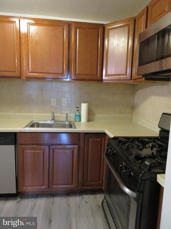 6012 Westchester Park Dr - Photo 7 of 20