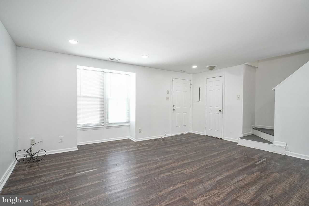 69 Vanderbilt Ct - Photo 4 of 23