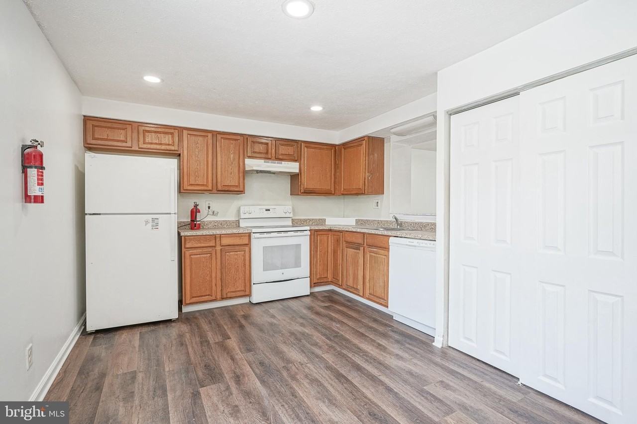 69 Vanderbilt Ct - Photo 6 of 23