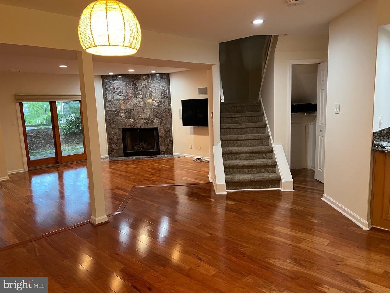 1710 Chanticleer - Photo 5 of 28